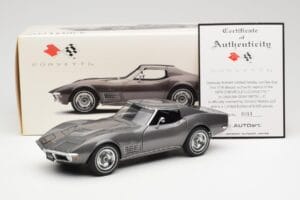 Chevrolet Corvette C3 Spider Laguna Gris Metalizado AUTOart 1:18 71173 Metal - imagen 8 de 8