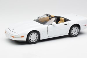 Chevrolet Corvette C4 Descapotable Blanco Maisto 1:18 32830 Metal