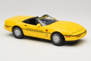 Chevrolet Corvette C4 Indianapolis 500 Pace Car Amarillo Greenlight 1:18 11801-06 Metal - imagen 6 de 8