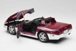 Chevrolet Corvette C4 Indy 500 Pace Car Maisto 1:18 56011 Metal - imagen 5 de 8