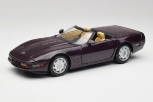 Chevrolet Corvette C4 LT4 Descapotable Morado Metálico Maisto 1:18 50277 Metal