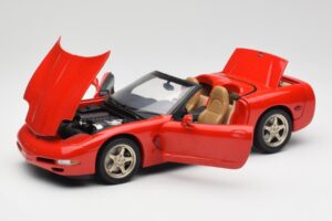 Chevrolet Corvette C5 Descapotable Rojo UT Models 1:18 21006 Metal - imagen 2 de 8