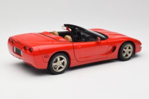 Chevrolet Corvette C5 Descapotable Rojo UT Models 1:18 21006 Metal - imagen 3 de 8