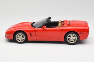 Chevrolet Corvette C5 Descapotable Rojo UT Models 1:18 21006 Metal - imagen 4 de 8