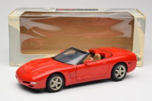 Chevrolet Corvette C5 Descapotable Rojo UT Models 1:18 21006 Metal - imagen 8 de 8