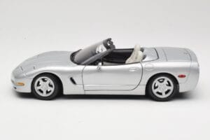 Chevrolet Corvette C5 Descapotable Plata Maisto 1:18 50317 Metal - imagen 4 de 8