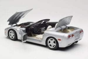 Chevrolet Corvette C5 Descapotable Plata Maisto 1:18 50317 Metal - imagen 5 de 8
