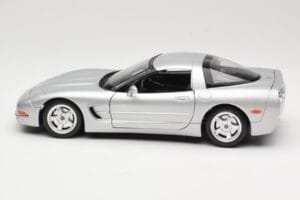 Chevrolet Corvette C5 Plata Bburago 1:18 3056 Metal - imagen 4 de 8