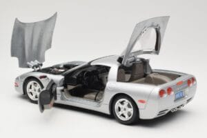 Chevrolet Corvette C5 Plata Bburago 1:18 3056 Metal - imagen 5 de 8