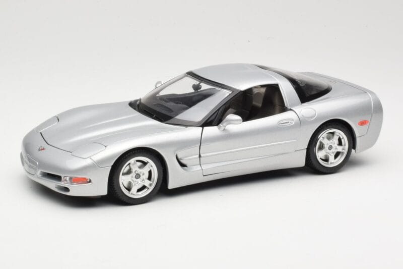 Chevrolet Corvette C5 Plata Bburago 1:18 3056 Metal
