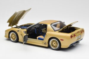 Chevrolet Corvette C5 Guldstrand Signature Edition Oro Maisto 1:18 31657 Metal - imagen 5 de 8