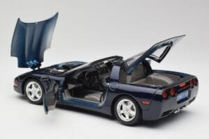 Chevrolet Corvette C5 Nassau Azul Bburago 1:18 30166 Metal - imagen 5 de 8
