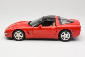 Chevrolet Corvette C5 Targa Rojo UT Models 1:18 21001 Metal - imagen 4 de 8