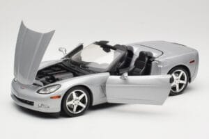Chevrolet Corvette C6 Descapotable Plata Hot Wheels 1:18 B6052 Metal - imagen 2 de 8