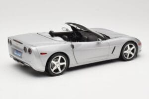 Chevrolet Corvette C6 Descapotable Plata Hot Wheels 1:18 B6052 Metal - imagen 3 de 8