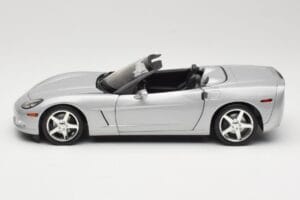 Chevrolet Corvette C6 Descapotable Plata Hot Wheels 1:18 B6052 Metal - imagen 4 de 8