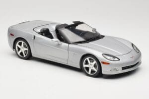 Chevrolet Corvette C6 Descapotable Plata Hot Wheels 1:18 B6052 Metal - imagen 6 de 8