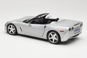 Chevrolet Corvette C6 Descapotable Plata Hot Wheels 1:18 B6052 Metal - imagen 7 de 8
