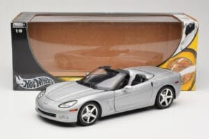 Chevrolet Corvette C6 Descapotable Plata Hot Wheels 1:18 B6052 Metal - imagen 8 de 8