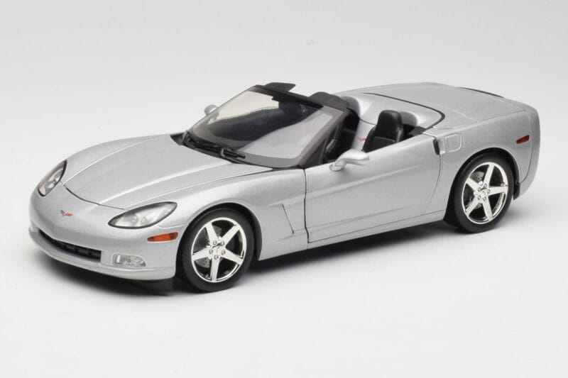 Chevrolet Corvette C6 Descapotable Plata Hot Wheels 1:18 B6052 Metal