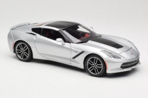 Chevrolet Corvette C7 Plata Maisto 1:18 38132 Metal - imagen 6 de 8