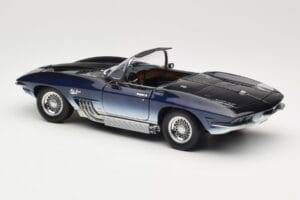 Chevrolet Corvette Mako Shark Azul Oscuro UT Models 1:18 21061 Metal - imagen 7 de 8