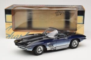 Chevrolet Corvette Mako Shark Azul Oscuro UT Models 1:18 21061 Metal - imagen 8 de 8