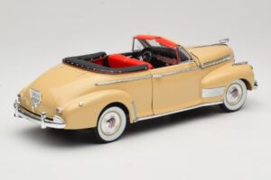 Chevrolet Deluxe Descapotable Beige Eagle Collectibles 1:18 3022518 Metal - imagen 3 de 8