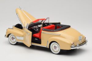 Chevrolet Deluxe Descapotable Beige Eagle Collectibles 1:18 3022518 Metal - imagen 5 de 8