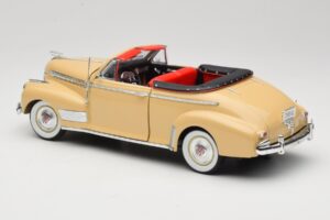 Chevrolet Deluxe Descapotable Beige Eagle Collectibles 1:18 3022518 Metal - imagen 7 de 8