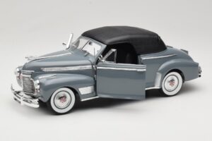 Chevrolet Deluxe Descapotable Con Capota Blanda Gris Eagles Race 1:18 7497276 Metal - imagen 2 de 8