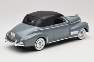 Chevrolet Deluxe Descapotable Con Capota Blanda Gris Eagles Race 1:18 7497276 Metal - imagen 3 de 8
