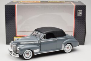 Chevrolet Deluxe Descapotable Con Capota Blanda Gris Eagles Race 1:18 7497276 Metal - imagen 8 de 8