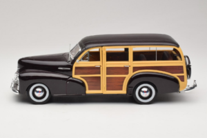 Chevrolet Fleetmaster Woody Negro Maisto 1:18 56043 Metal - imagen 4 de 8