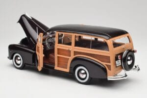 Chevrolet Fleetmaster Woody Negro & Wood Panels Maisto 1:18 43697545B Metal - imagen 5 de 8