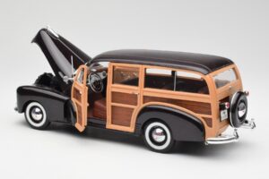 Chevrolet Fleetmaster Woody Marrón Maisto 1:18 36854 Metal - imagen 5 de 8