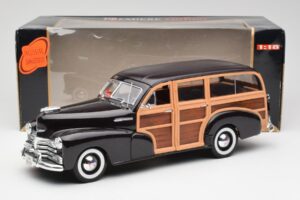 Chevrolet Fleetmaster Woody Marrón Maisto 1:18 36854 Metal - imagen 8 de 8