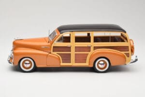 Chevrolet Fleetmaster Woody Oro Maisto 1:18 56042 Metal - imagen 4 de 8