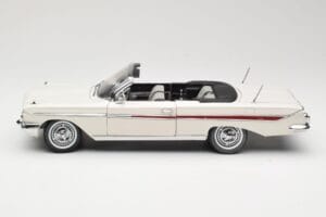 Chevrolet Impala Descapotable Blanco Sun Star 1:18 3405 Metal - imagen 4 de 8