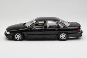 Chevrolet Impala SS Negro UT Models 1:18 21031 Metal - imagen 4 de 8