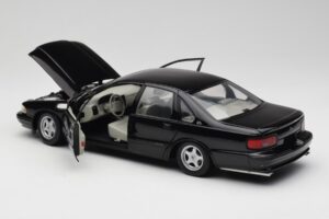 Chevrolet Impala SS Negro UT Models 1:18 21031 Metal - imagen 5 de 8
