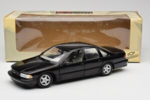 Chevrolet Impala SS Negro UT Models 1:18 21031 Metal - imagen 8 de 8