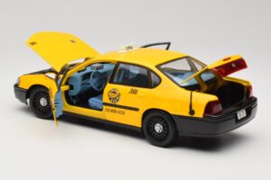 Chevrolet Impala Taxi Maisto 1:18 36617 Metal - imagen 5 de 8