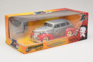 Chevrolet Master Deluxe Dark Silver Metallic Red Jada 1:24 253745012 Metal - imagen 2 de 3