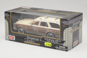 Chrysler LeBaron Town & Country Beige Motormax 1:24 MM7331BG Metal - imagen 3 de 3