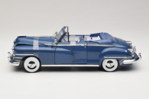 Chrysler New Yorker Azul Signature Models 1:18 CT-68629 Metal - imagen 3 de 6
