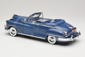 Chrysler New Yorker Azul Signature Models 1:18 CT-68629 Metal - imagen 5 de 6