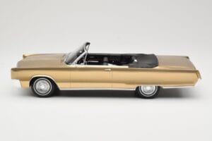 Chrysler Newport Descapotable Gold Metallic BoS Models 1:18 BOS273 Resina - imagen 3 de 6