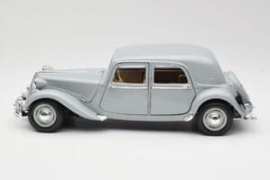 Citroen 15CV 6 Cyl Gris Maisto 1:18 50313 Metal - imagen 4 de 8