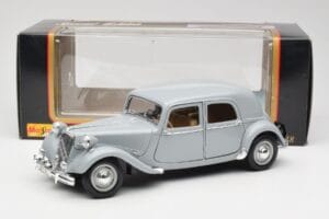 Citroen 15CV 6 Cyl Gris Maisto 1:18 50313 Metal - imagen 8 de 8